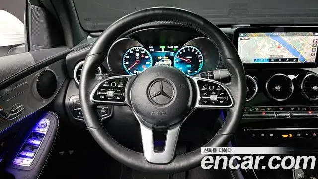 Mercedes-Benz GLC-Class 2021 — ფოტო 15/20