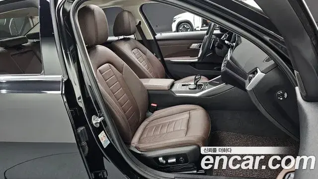 BMW 3 Series 2021 — Şəkil 18/20