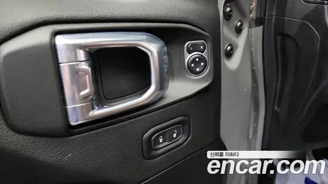 Jeep Gladiator 2021 — Photo 16/20