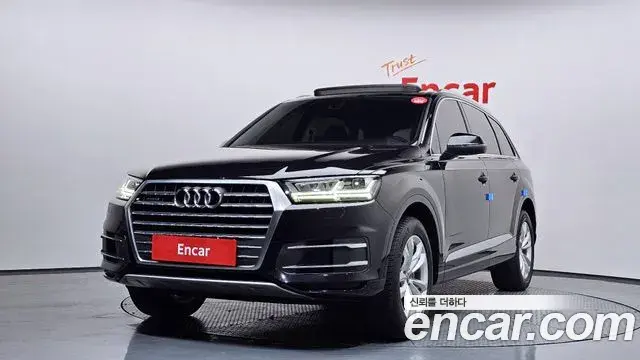 Audi Q7 2019 — Photo 3/20