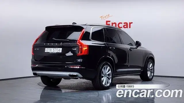 Volvo XC90 2018 — ფოტო 5/20