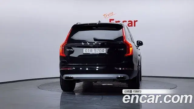 Volvo XC90 2018 — ფოტო 6/20