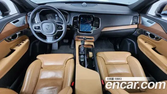 Volvo XC90 2018 — ფოტო 11/20