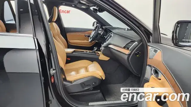 Volvo XC90 2018 — ფოტო 9/20