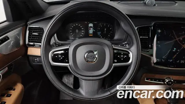 Volvo XC90 2018 — ფოტო 7/20