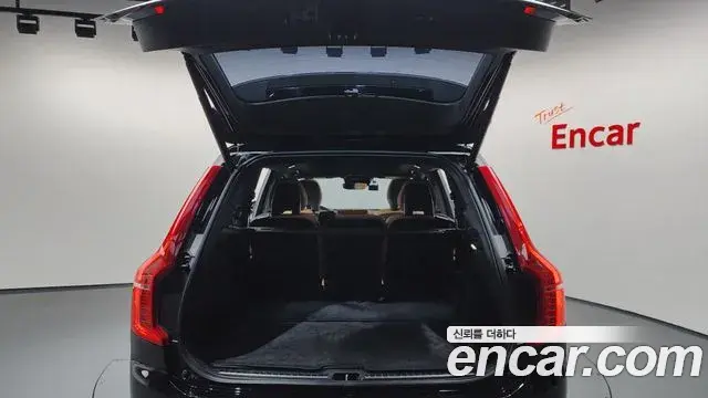 Volvo XC90 2018 — ფოტო 1/20