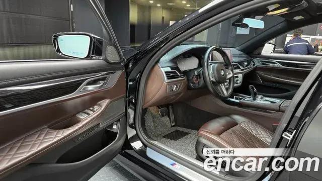 BMW 7 Series 2019 — ფოტო 14/20