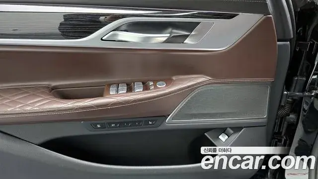 BMW 7 Series 2019 — ფოტო 18/20