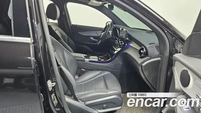 Mercedes-Benz GLC-Class 2020 — Photo 2/20