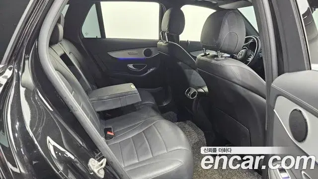 Mercedes-Benz GLC-Class 2020 — Photo 9/20