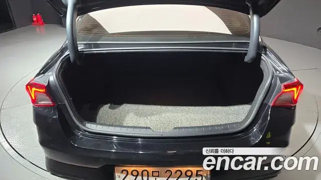 Kia K5 2020 — ფოტო 4/20