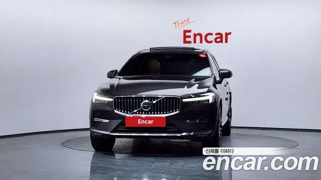 Volvo XC60 2024 — ფოტო 18/20