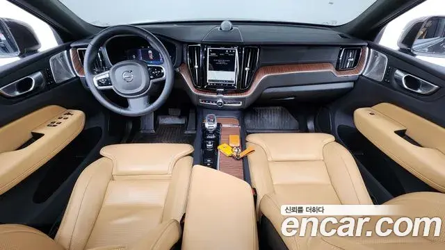Volvo XC60 2024 — ფოტო 11/20