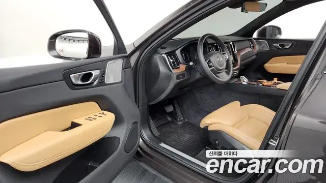 Volvo XC60 2024 — ფოტო 5/20
