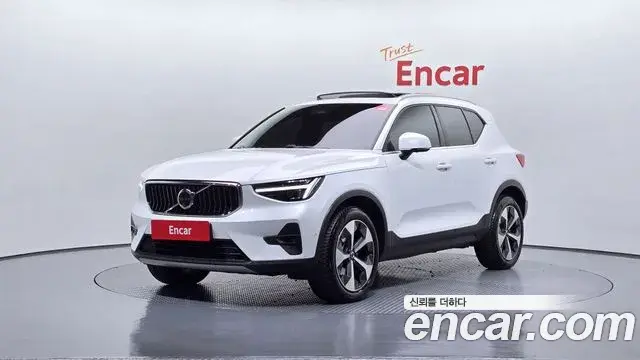 Volvo XC40 2024 — ფოტო 1/20