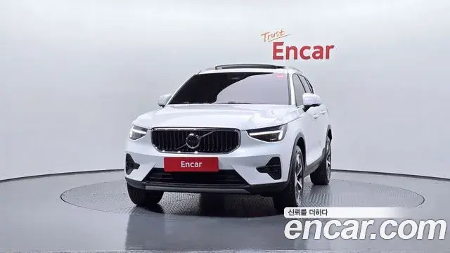 Volvo XC40 2024 — ფოტო 3/20
