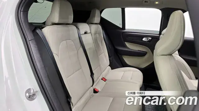 Volvo XC40 2024 — ფოტო 12/20