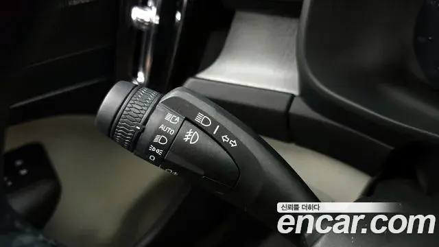 Volvo XC40 2024 — ფოტო 18/20