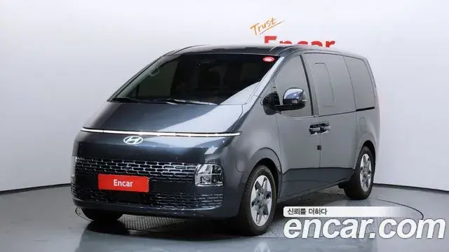 Hyundai Staria 2023 — Photo 3/20