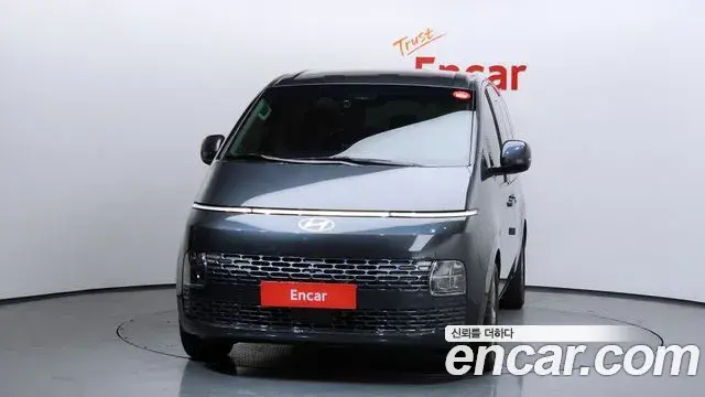 Hyundai Staria 2023 — Photo 8/20