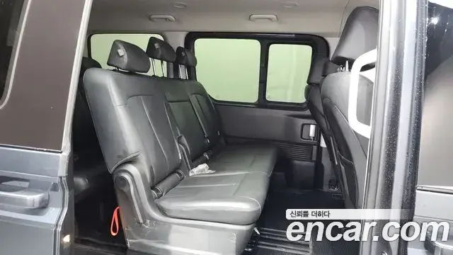 Hyundai Staria 2023 — Photo 15/20