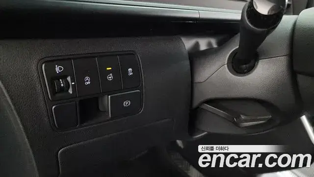 Hyundai Staria 2023 — Photo 2/20