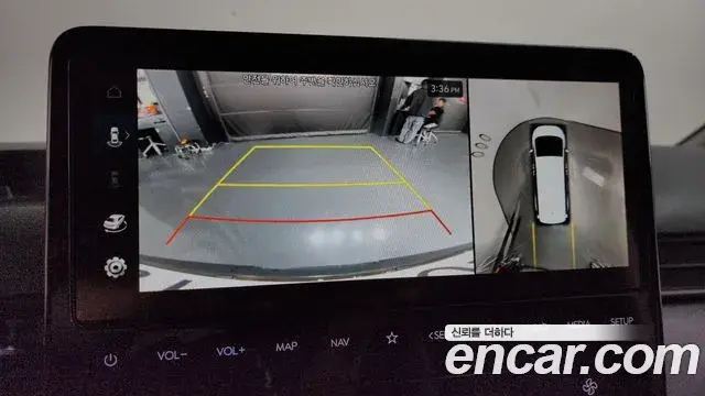 Hyundai Staria 2023 — Photo 16/20