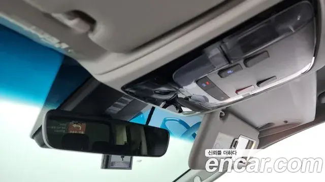 Hyundai Staria 2023 — Photo 7/20