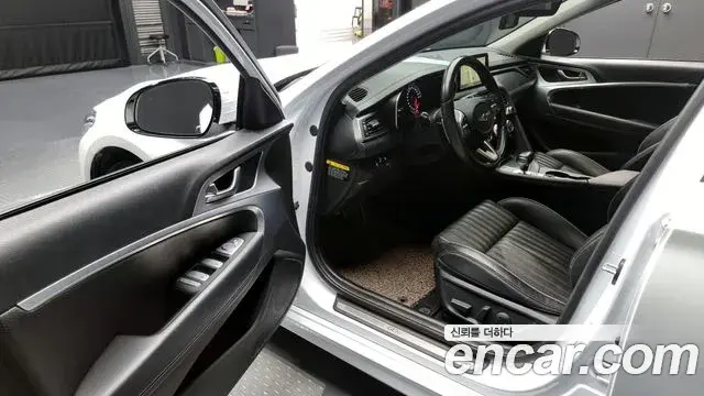 Genesis G70 2018 — Photo 16/20
