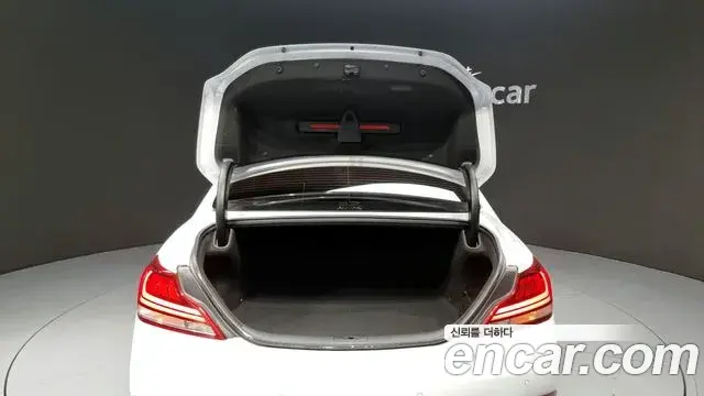Genesis G70 2018 — Photo 8/20