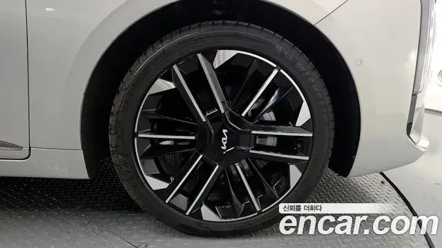 Kia K8 2025 — Şəkil 18/20