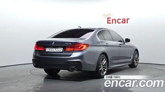 BMW 5 Series 2018 — Фото 2/20
