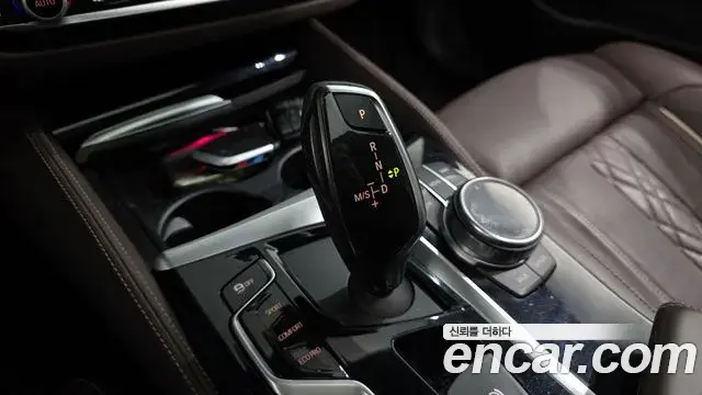 BMW 5 Series 2018 — Фото 9/20