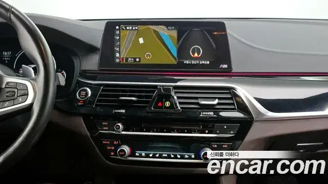 BMW 5 Series 2018 — Фото 14/20