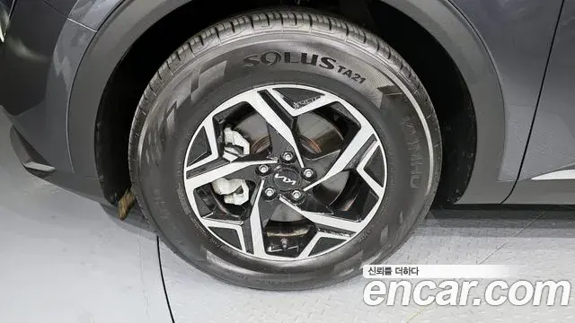 Kia Sportage 2021 — ფოტო 17/20