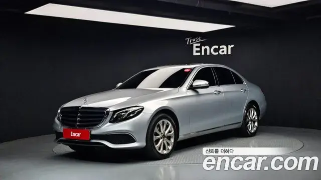 Mercedes-Benz E-Class 2018 — Photo 7/20