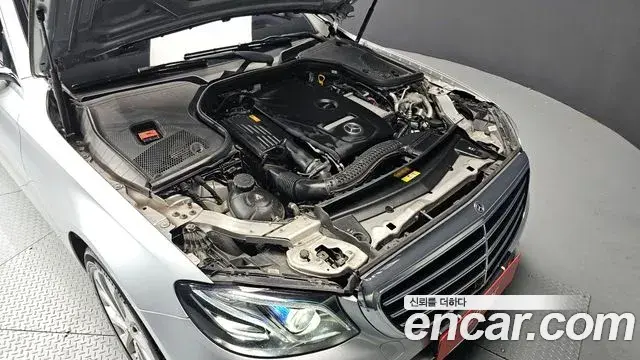 Mercedes-Benz E-Class 2018 — Photo 2/20