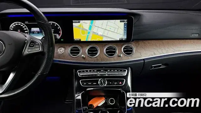 Mercedes-Benz E-Class 2018 — Photo 19/20
