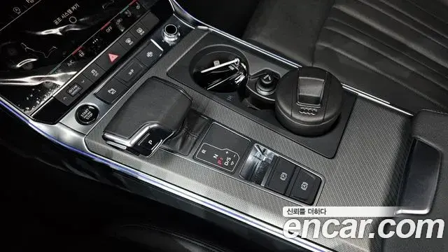 Audi A6 2021 — ფოტო 13/20