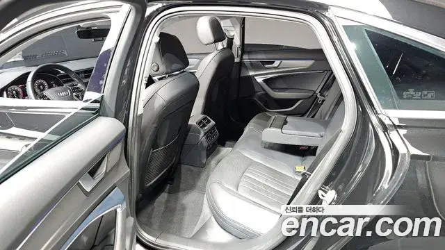 Audi A6 2021 — ფოტო 8/20