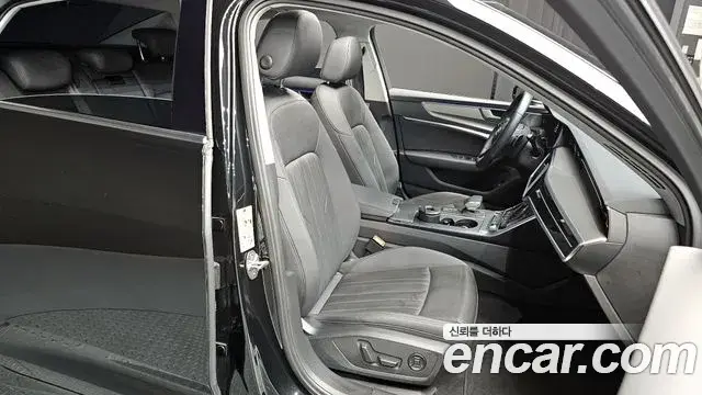Audi A6 2021 — ფოტო 4/20