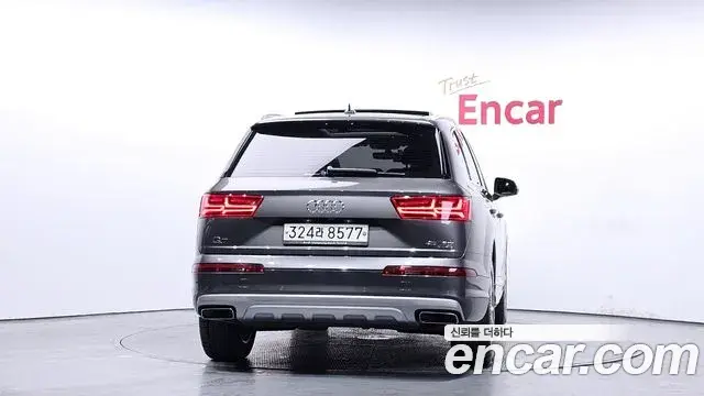 Audi Q7 2019 — Фото 4/20