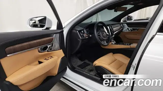 Volvo S90 2023 — Фото 10/20
