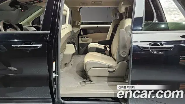 Kia Carnival 2022 — Фото 12/20