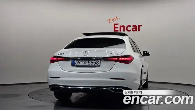 Mercedes-Benz C-Class 2023 — Şəkil 10/20