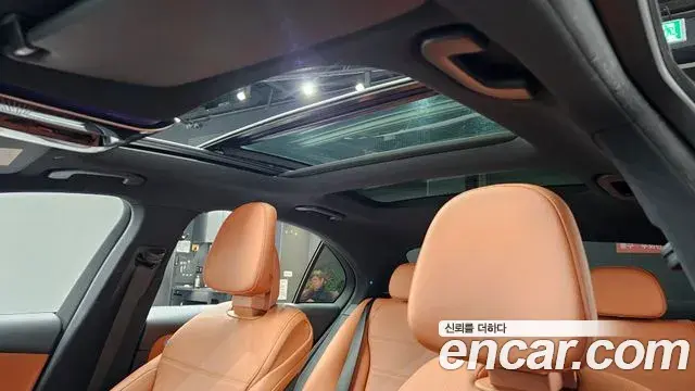 Mercedes-Benz C-Class 2023 — Şəkil 16/20