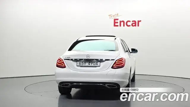 Mercedes-Benz C-Class 2018 — Фото 4/20