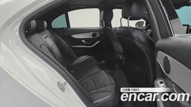 Mercedes-Benz C-Class 2018 — Фото 12/20