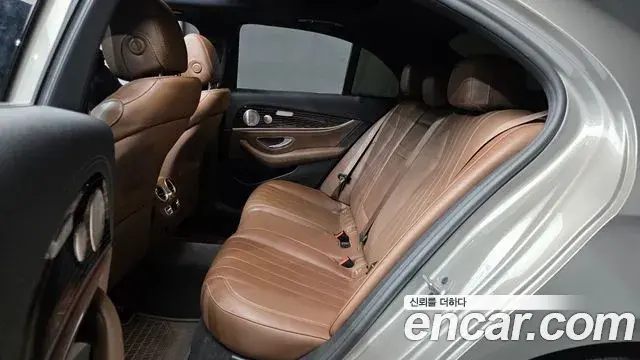 Mercedes-Benz E-Class 2021 — Şəkil 16/20