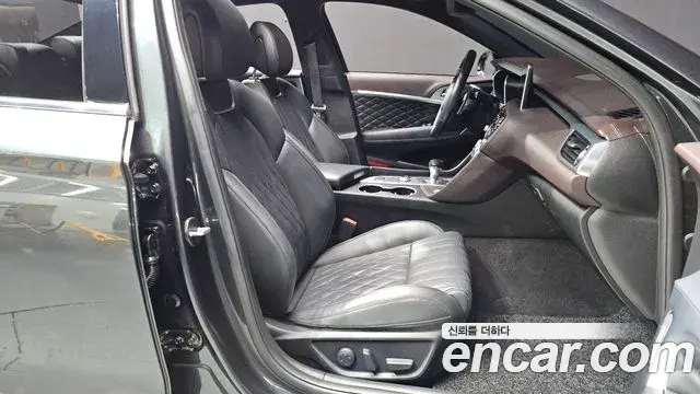 Genesis G70 2019 — Photo 13/20
